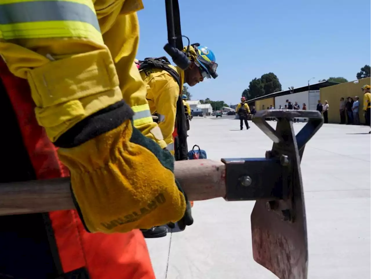 Western fires outpace California effort to fill inmate crews