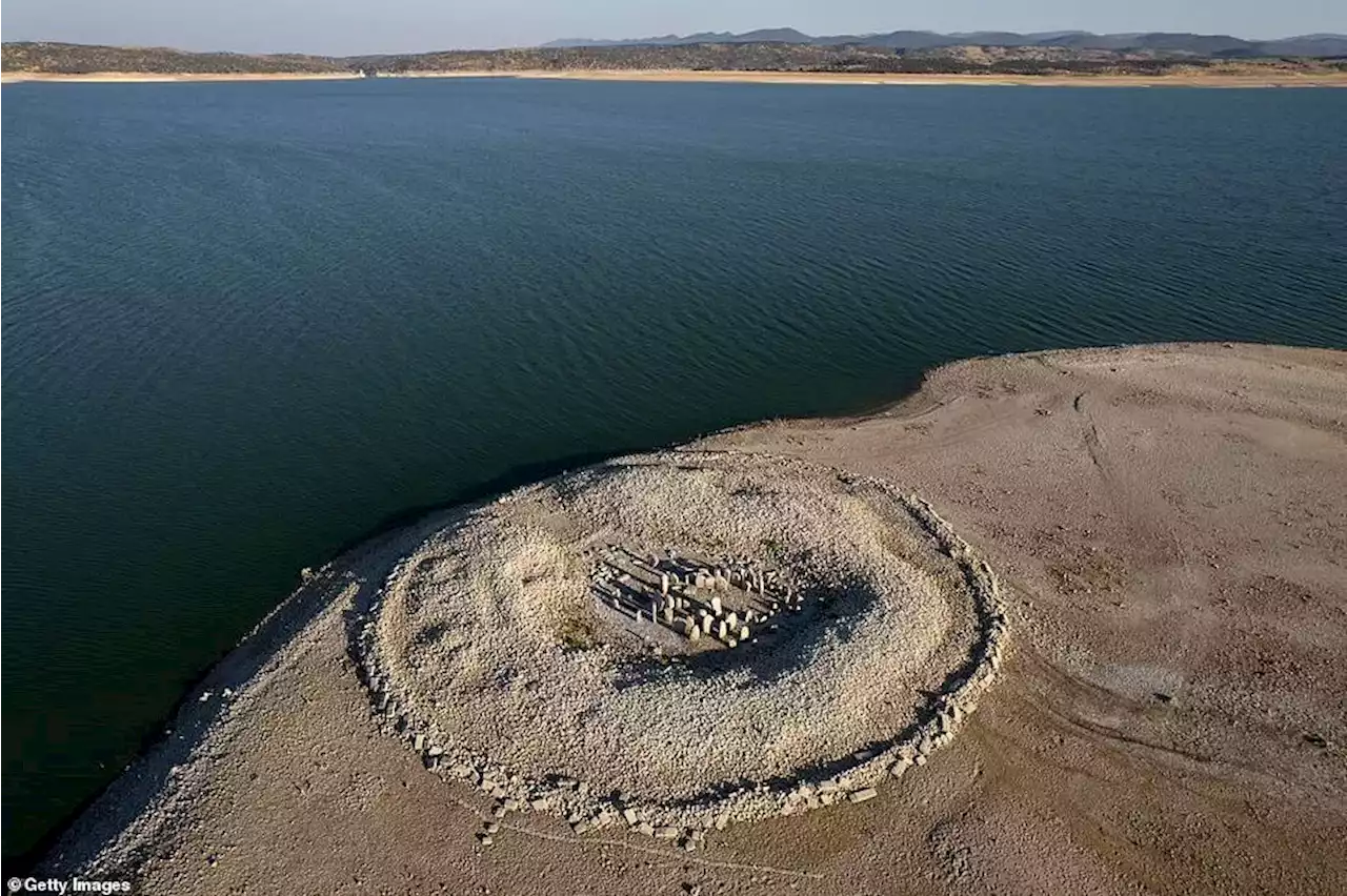 Sepanyol pun ada struktur batuan Stonehenge