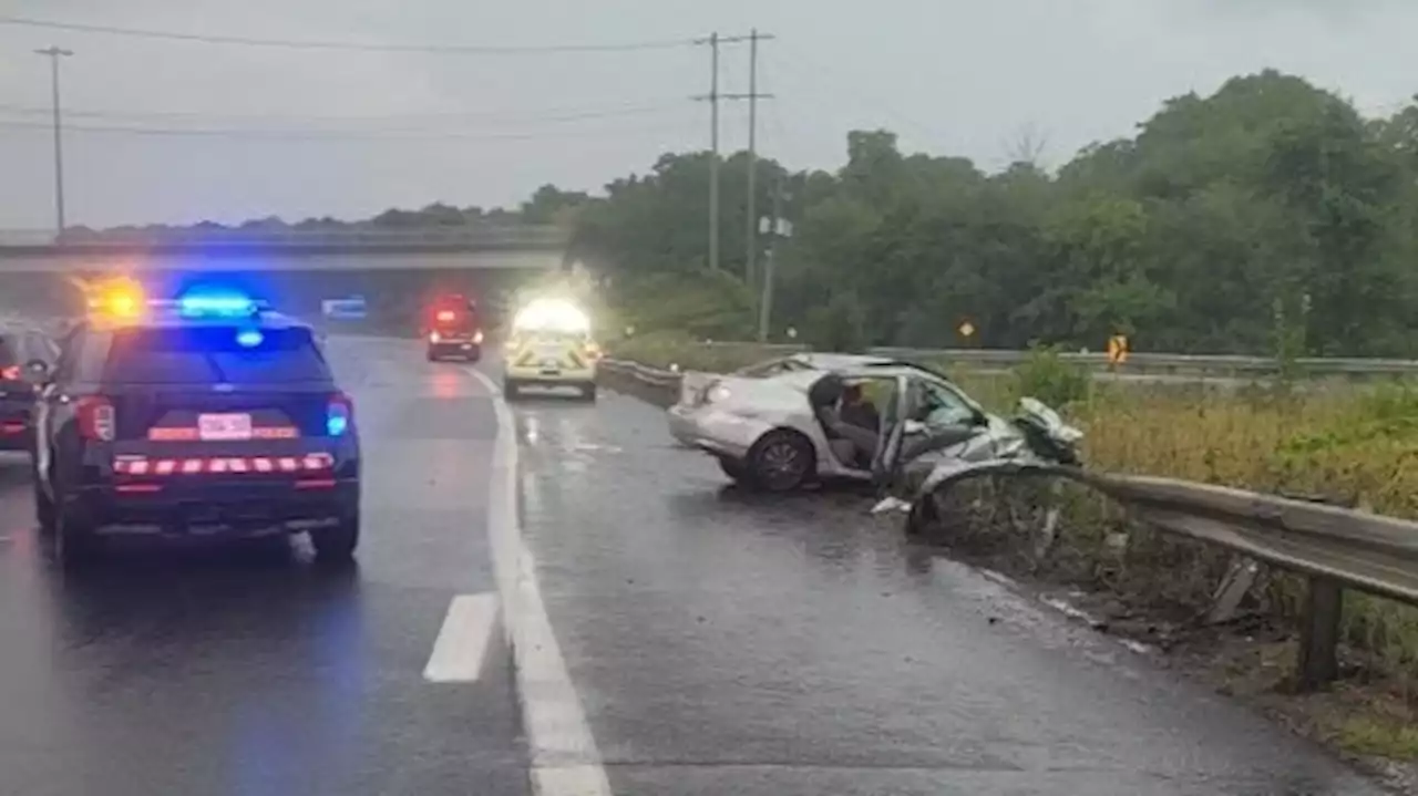 One dead, one critical after Hwy. 403 crash in Hamilton