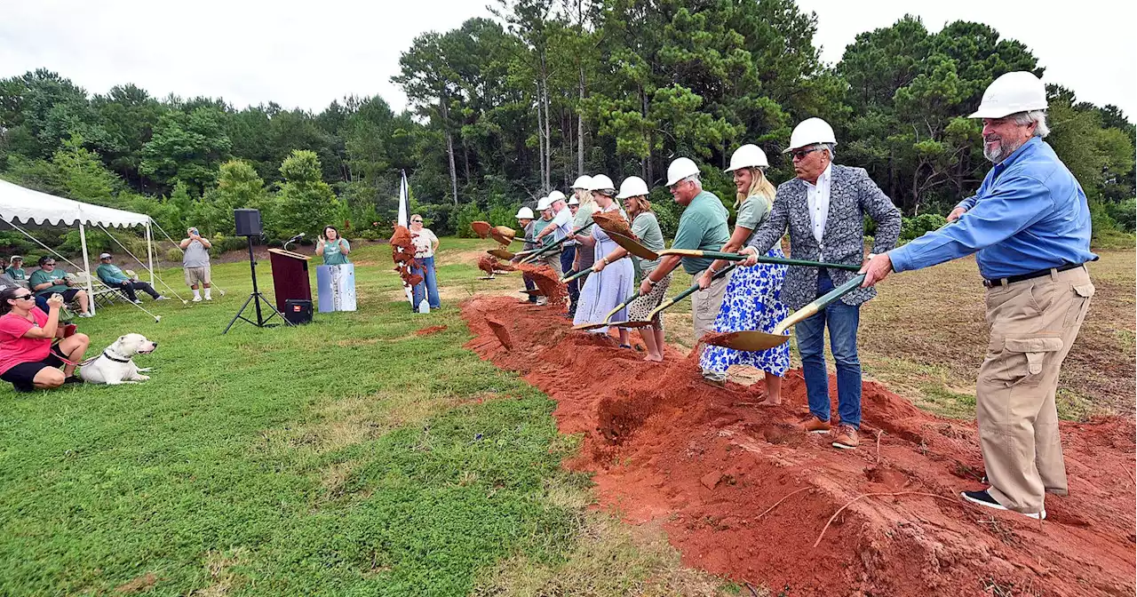 Groundbreaking held for Wiregrass Pet Rescue and Adoption Center