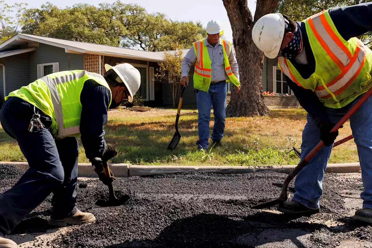 ‘This heat, it’s different’: San Antonio construction workers suffer brutal temperatures