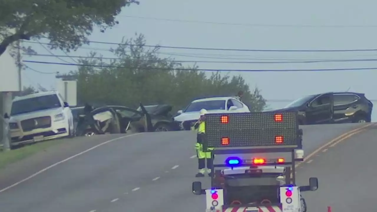 Deadly crash involving multiple cars in southwest Austin