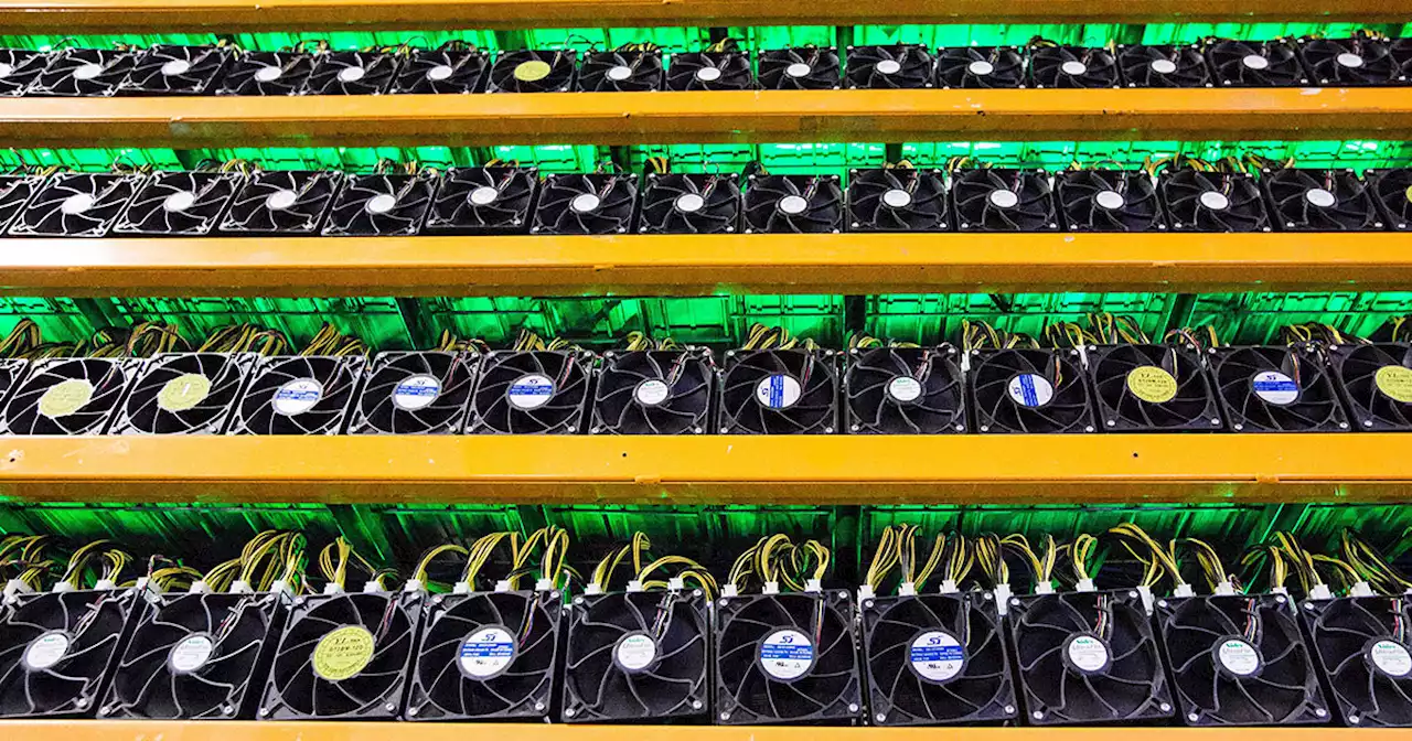 Bitcoin Miners Forced to Sell Mining Rigs to Pay Debts