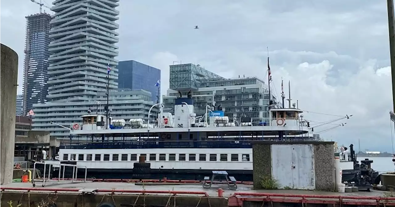 Toronto Island ferry cleared for return to service following dock crash - Toronto | Globalnews.ca