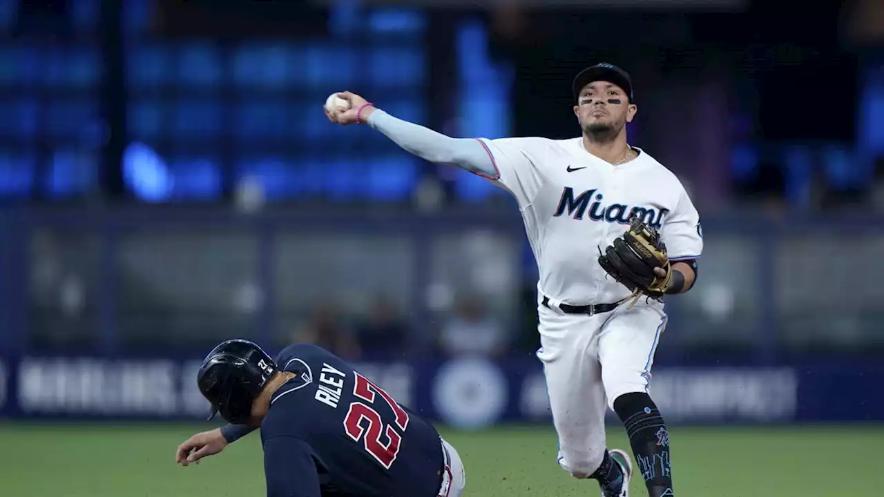 Miami Marlins shortstop Miguel Rojas deserves Gold Glove consideration