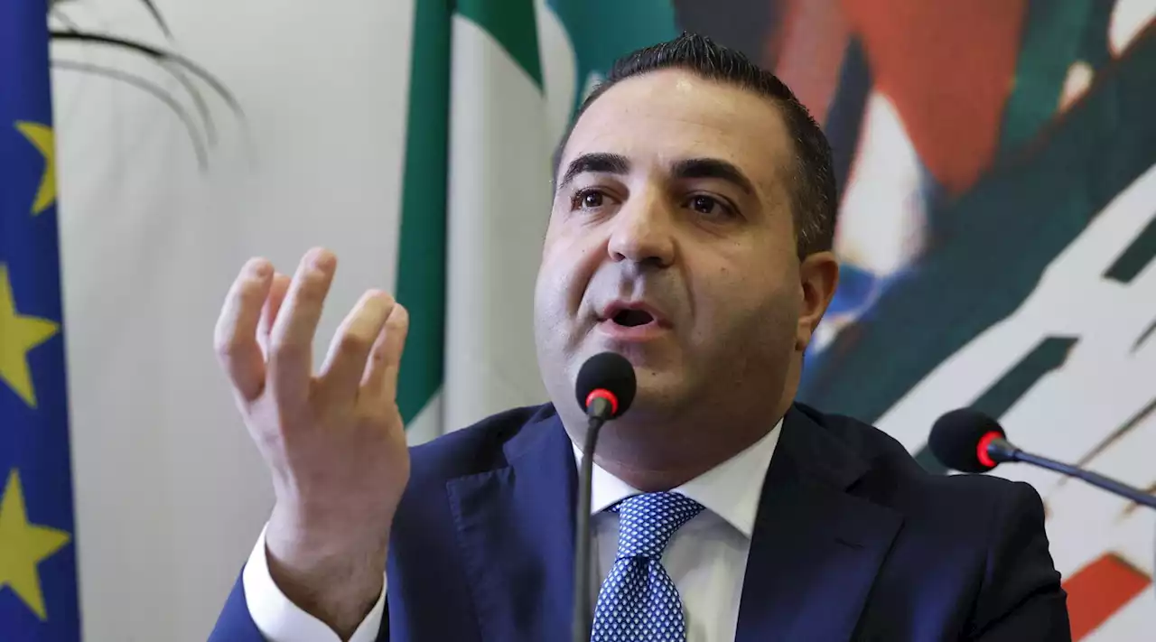 Reggio Calabria, spari contro la segreteria di Cannizzaro, deputato e candidato di Forza Italia