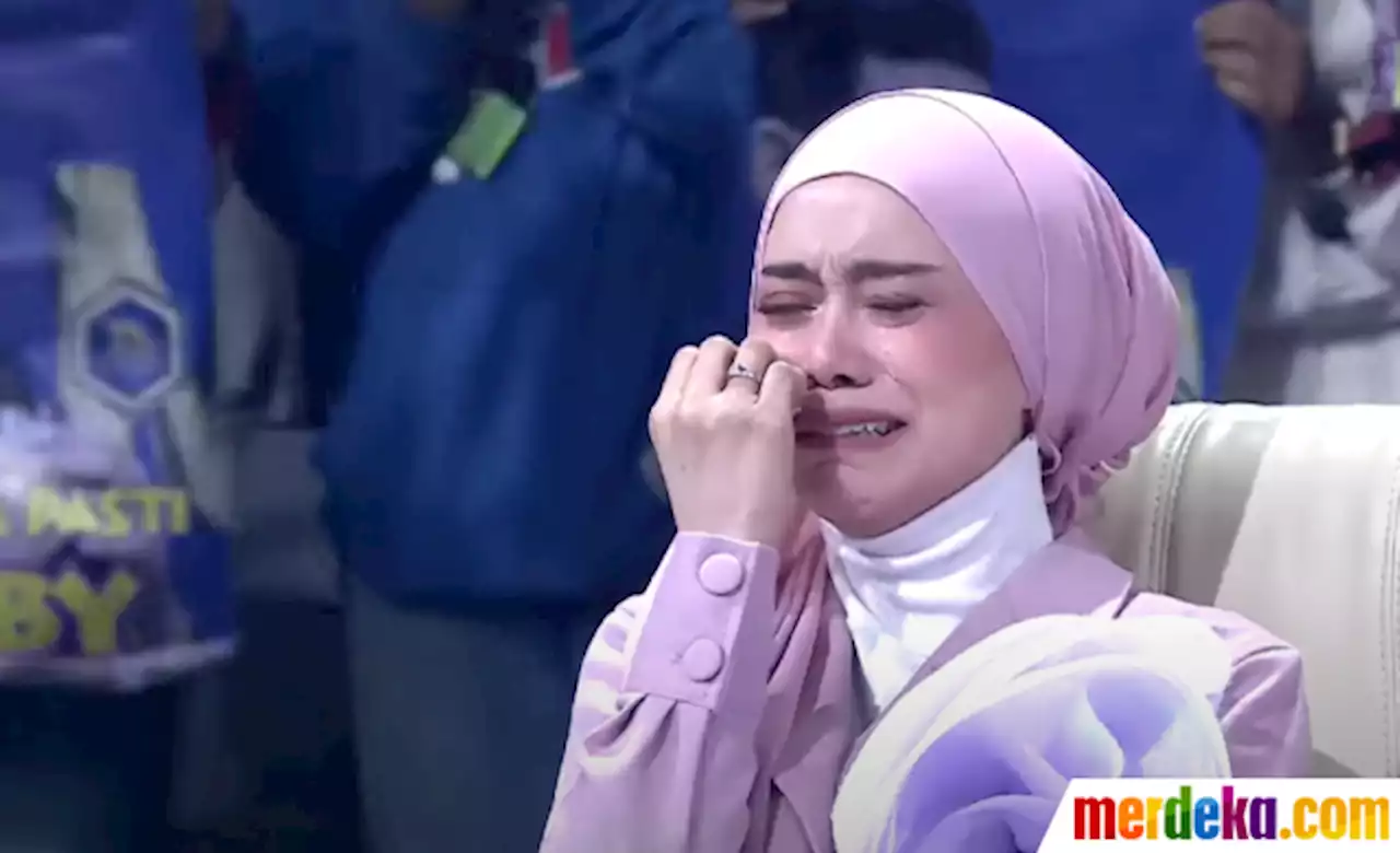 Foto : Hasby Peserta D'Academy 5 Bawakan Lagu Baca, Lesty Kejora Nangis Berurai Air Mata | merdeka.com