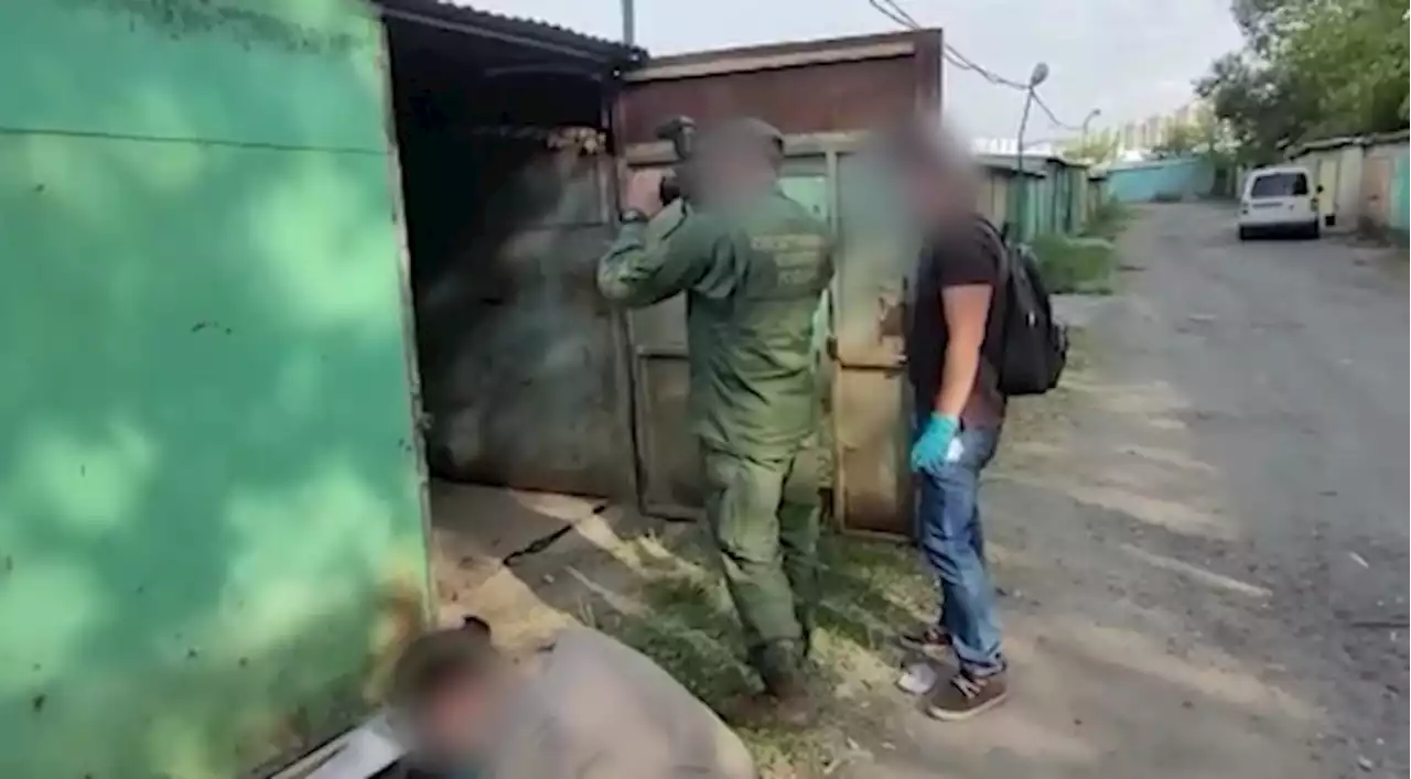Следователи показали кадры обыска в гараже, арендованный убийцей Дарьи Дугиной