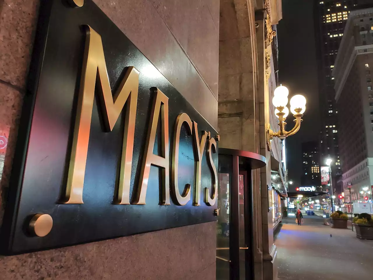 Macy's Cuts Full-Year Forecast Despite Strong Quarter, Fearing Shoppers Will Pull Back on Spending