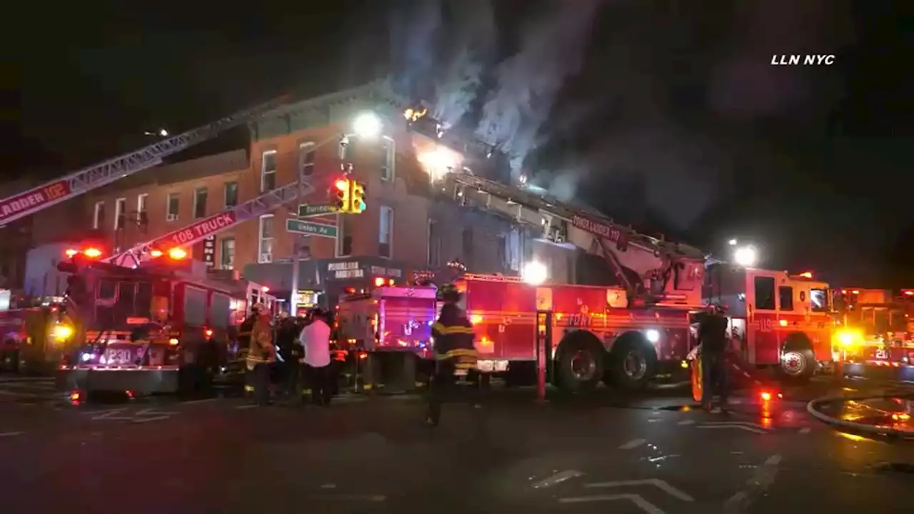 6 Firefighters Hurt in Early Morning Brooklyn Blaze: FDNY