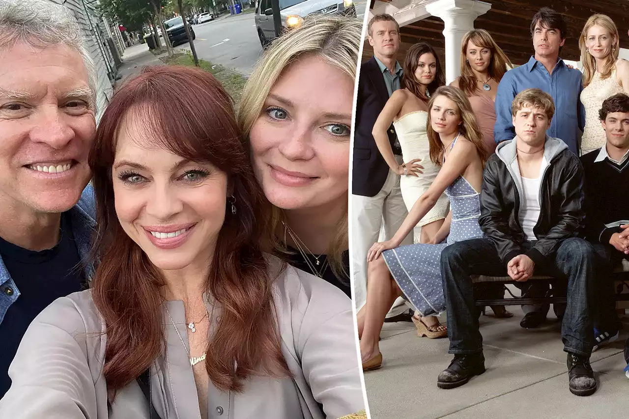 ‘Cooper family reunion’: ‘The O.C.’ cast reunites in new selfie