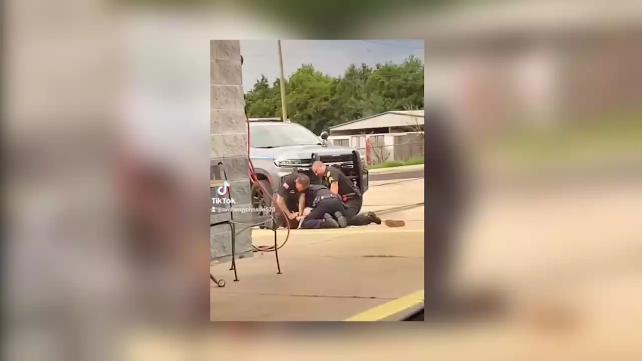 Does Viral Video Show Arkansas Officers Severely Beating a White Man?