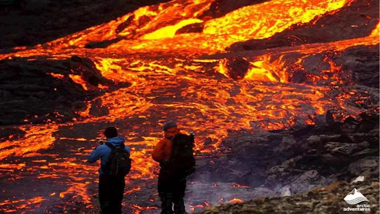 Pesona Wisata Erupsi Gunung Api yang Lagi Tren di Islandia