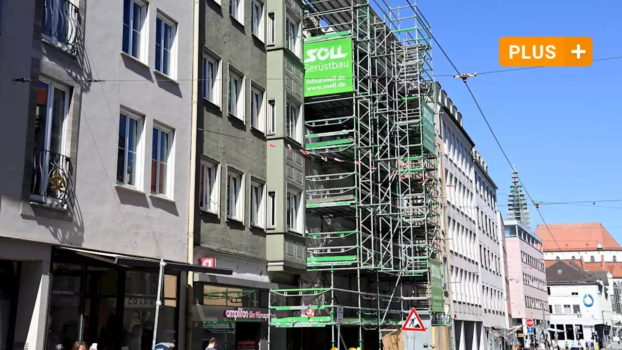 Im Brandhaus an der Augsburger Karolinenstraße rückt der Baukran an