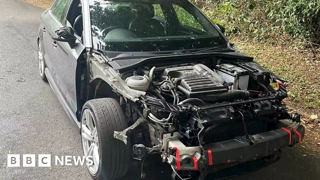 Catterick: Police stop car with missing bonnet and bodywork