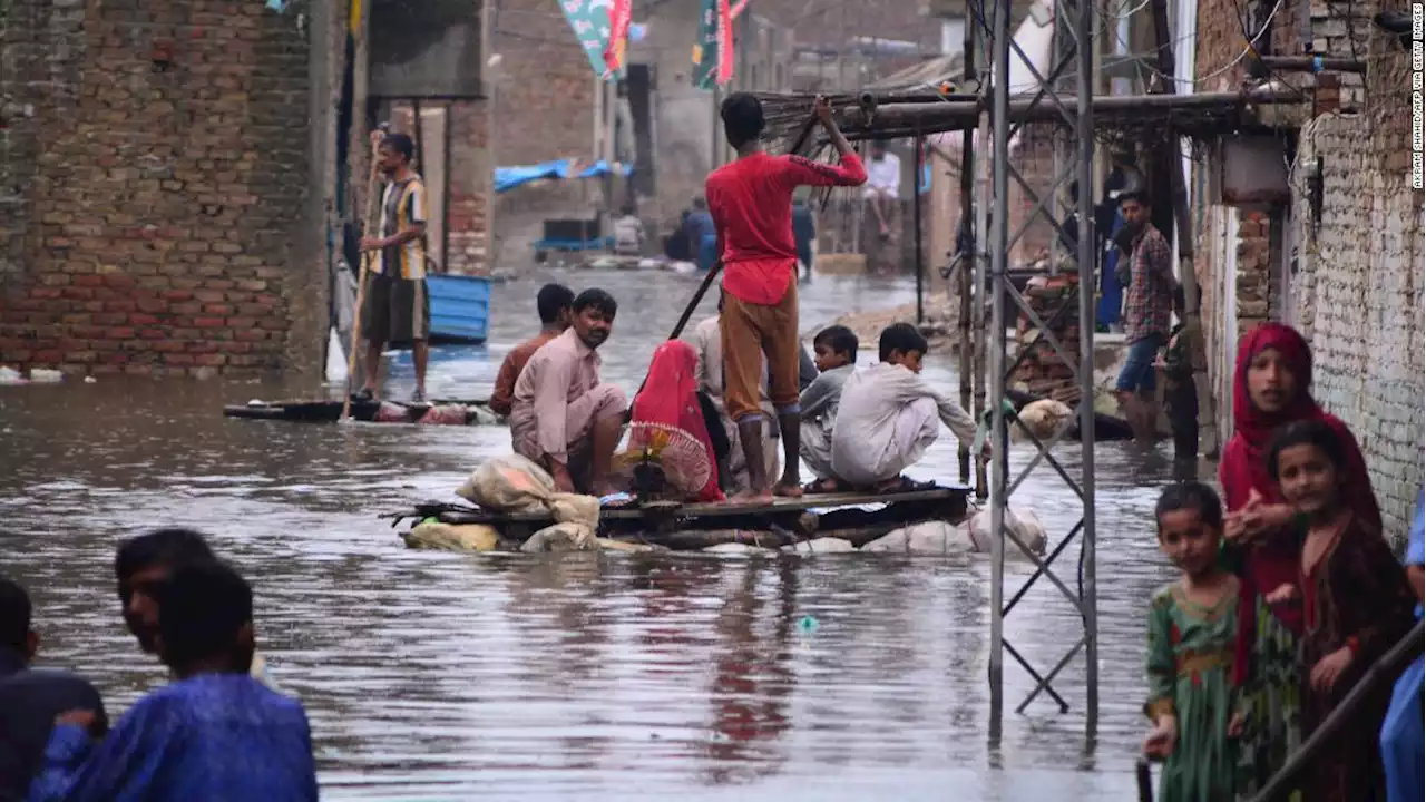 Over 900 killed by Pakistan's extreme rains and floods this summer