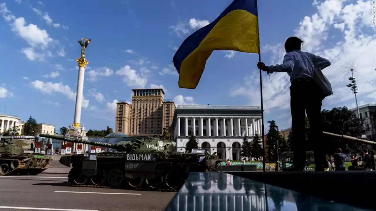 Ukrainians celebrate Independence Day with a wary eye on Russia