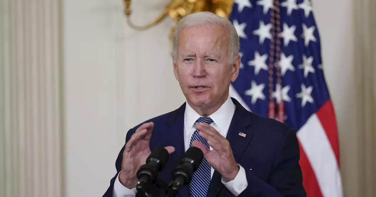 Biden announces mass student loan forgiveness program