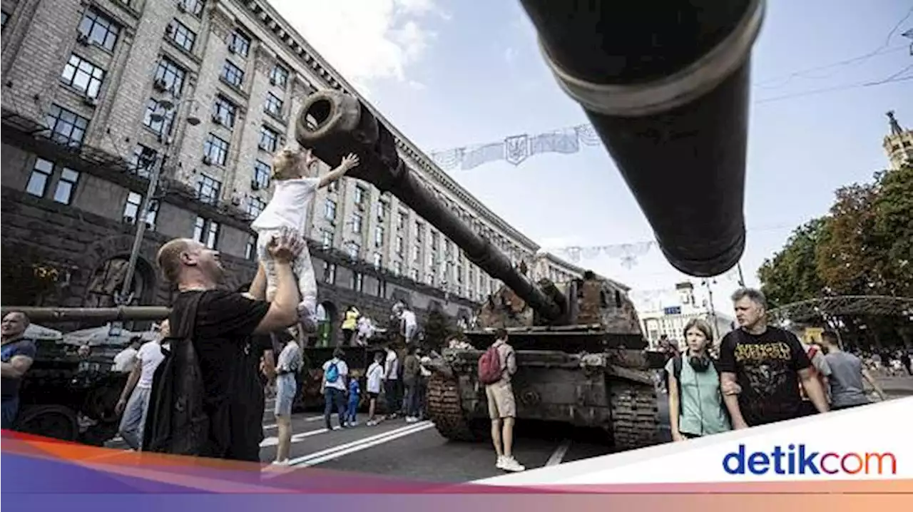 Perayaan Kemerdekaan Ukraina Dilarang Sebab Waswas Serangan Rusia