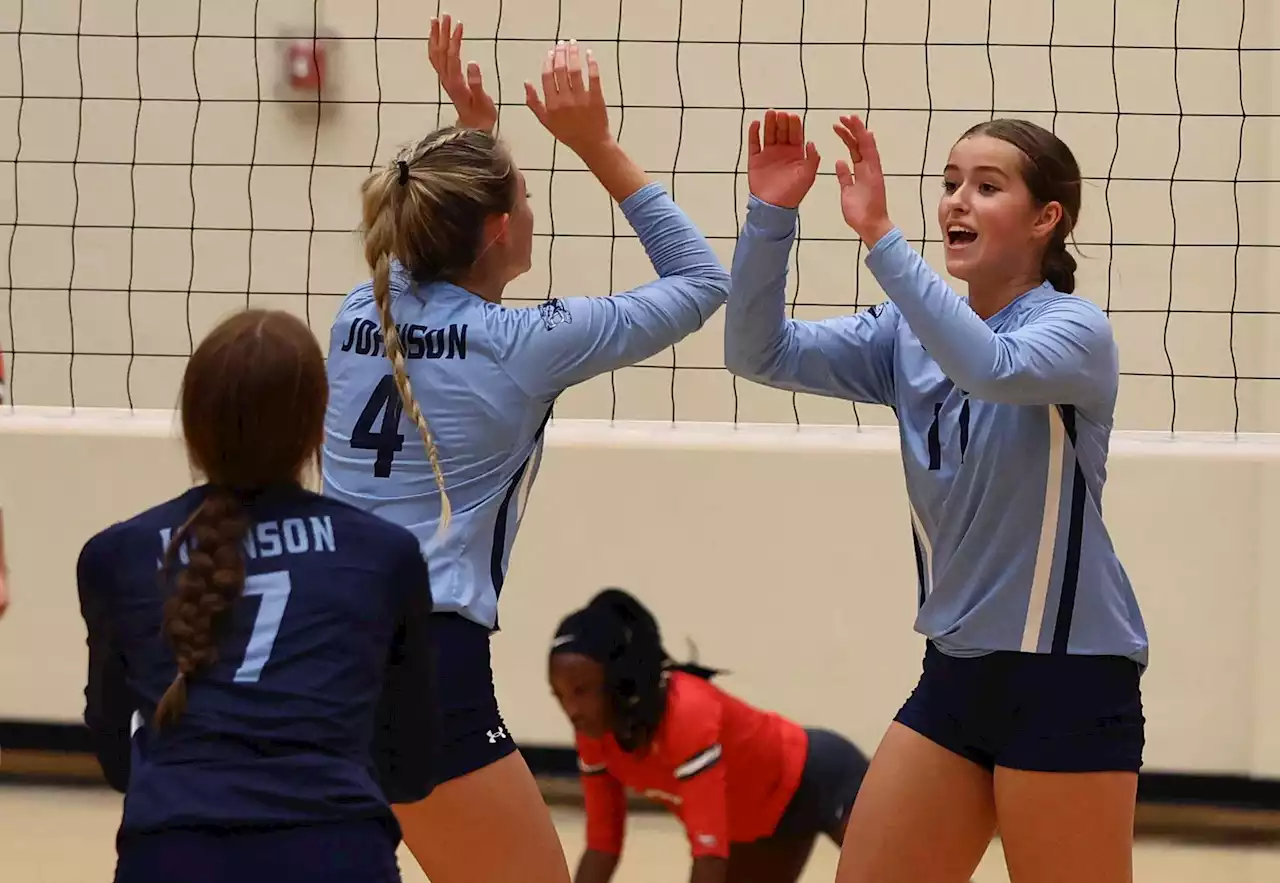 Johnson volleyball rallies, beats Taft