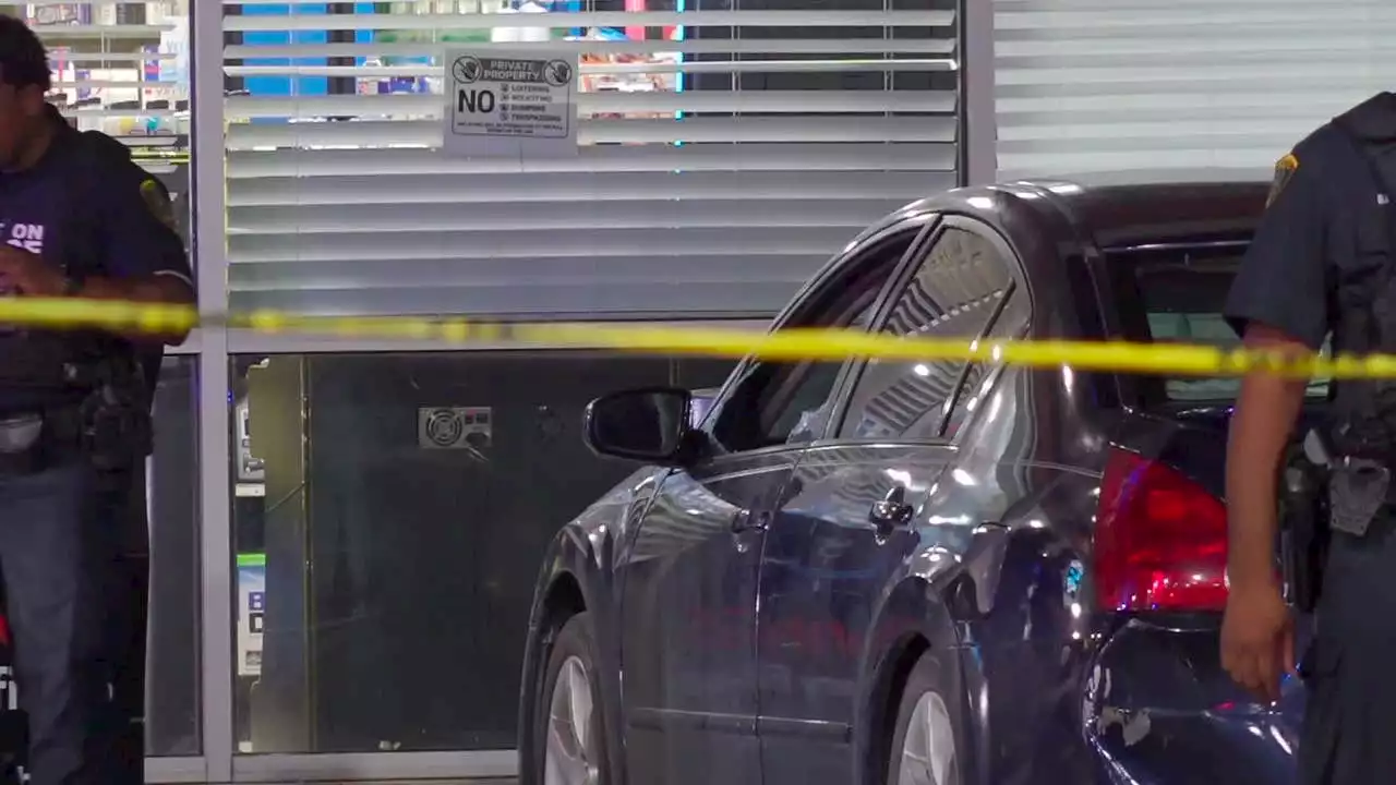 Woman shot to death in Houston: Police say shooter walked up to car and opened fire