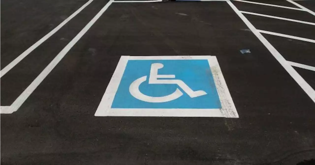 Ontarians can now apply for and renew accessible parking permits online | Globalnews.ca