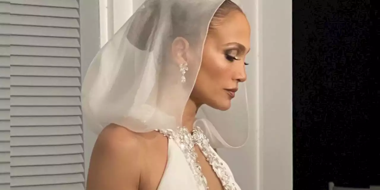 Jennifer Lopez Wore $2 Million Worth of Pearls and Diamonds to Her Wedding with Ben Affleck