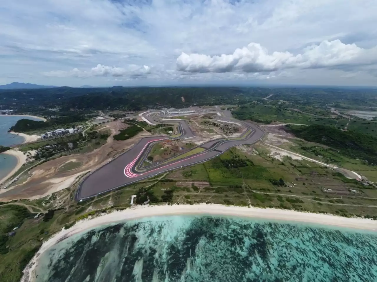 Cuaca Hari Ini: Mataram Cerah, Wilayah Lain Hujan Ringan