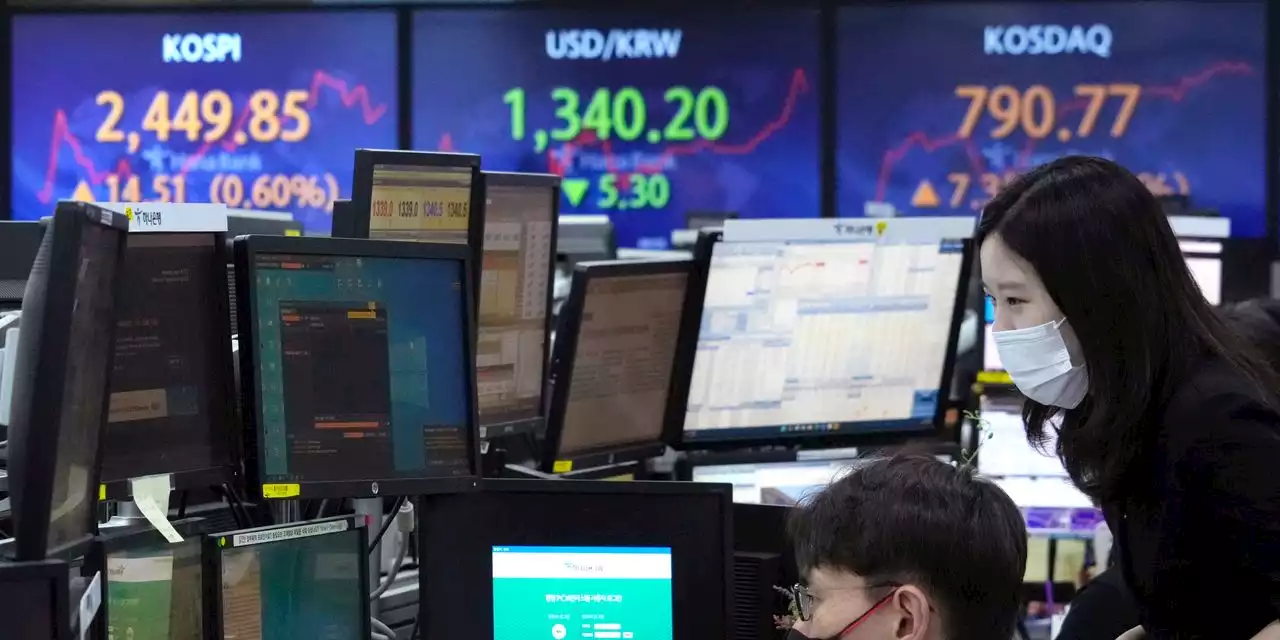 Asian markets mixed after Wall Street falls for a third straight day