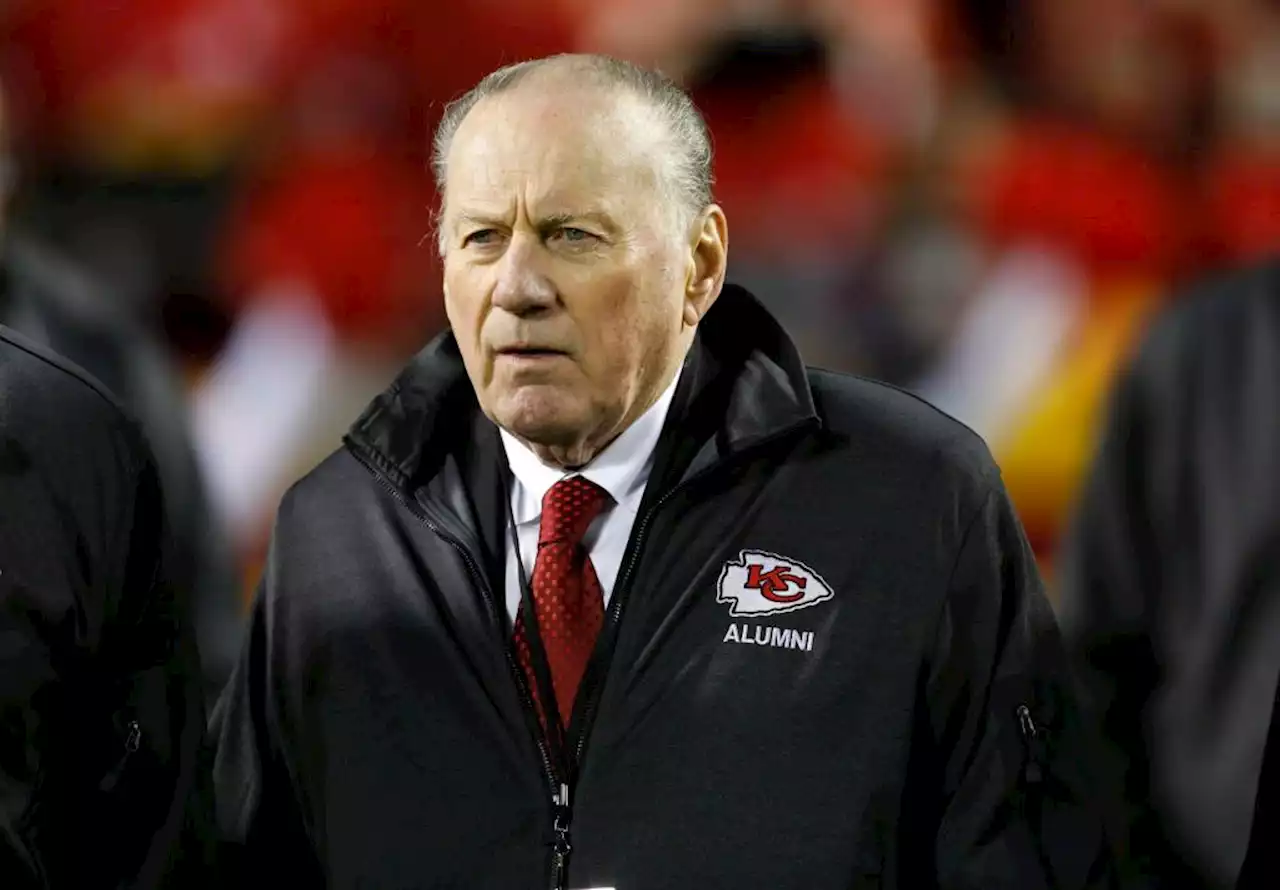 Len Dawson, Hall of Fame quarterback who won Super Bowl with Chiefs, dead at 87