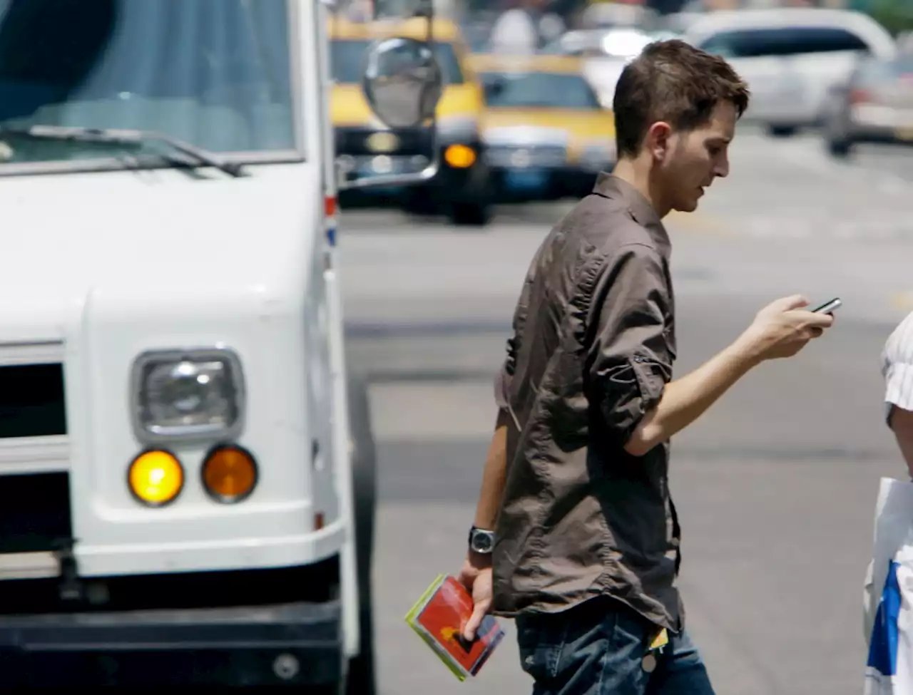 Tales of who’s responsible to keep roads safe, ‘phone zombies’: Roadshow