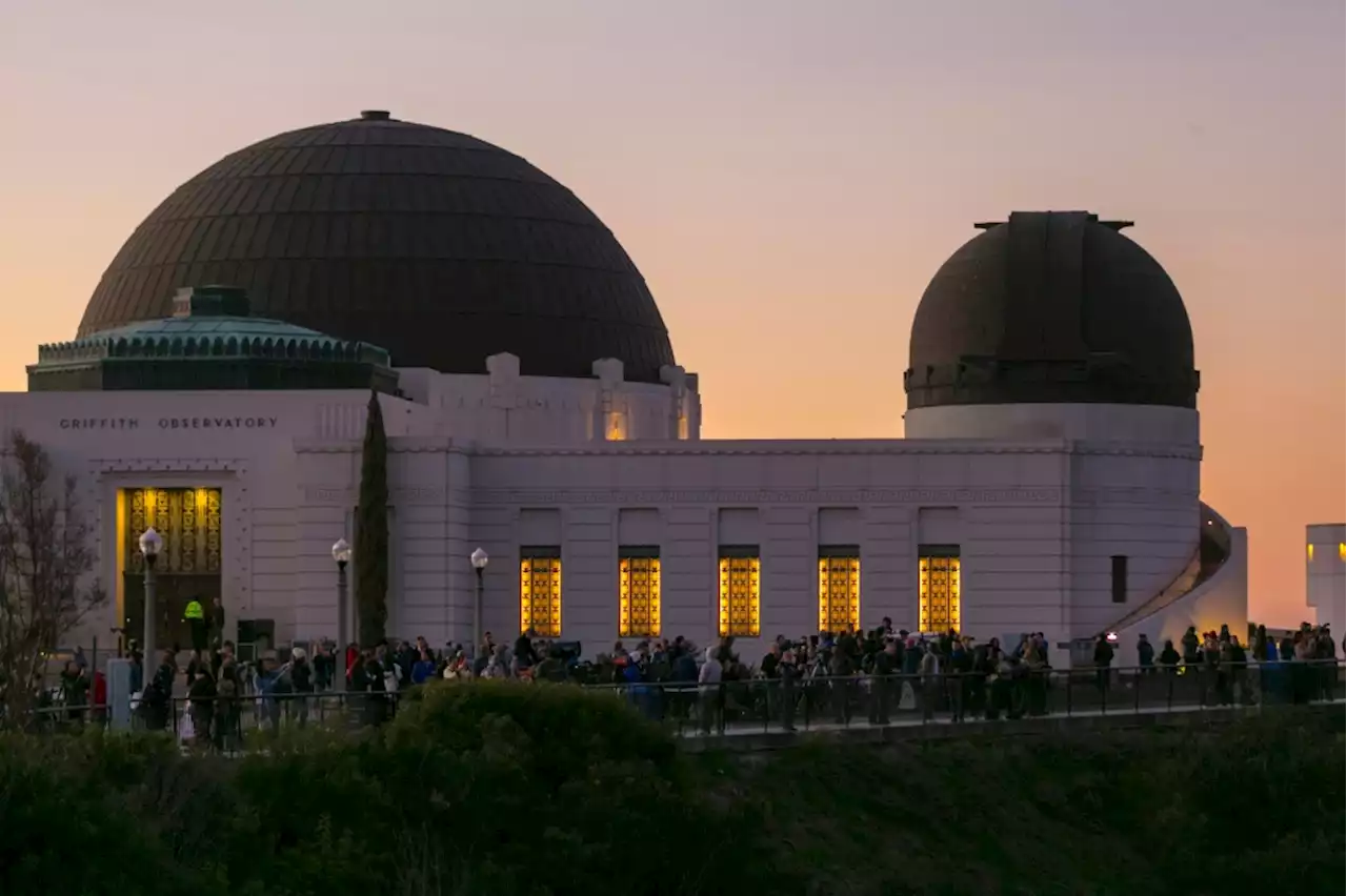 Theft ring targets visitors to LA’s Griffith Observatory