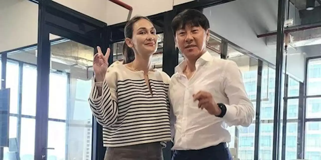 Foto Bareng Shin Tae Yong, Luna Maya 'Terima Kasih Sudah Mampir' | merdeka.com