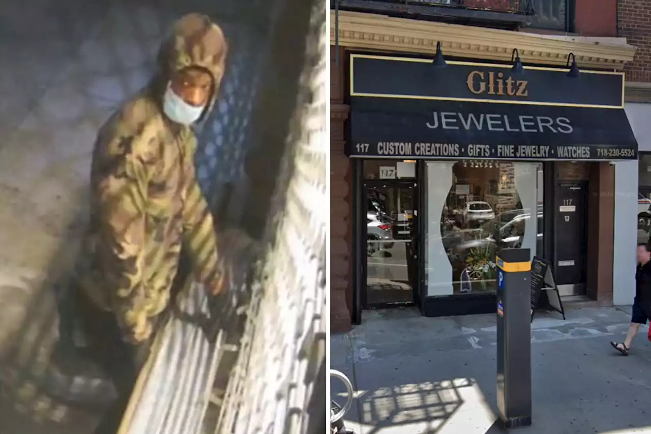 Crook steals in $200K in jewelry in NYC smash-and-grab