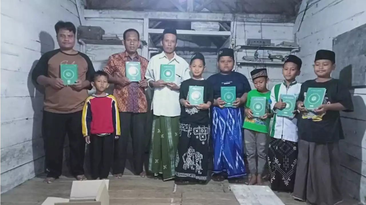 Sebanyak 20 Ribu Alquran Wakaf BWA Diterima Masyarakat Jawa Timur |Republika Online