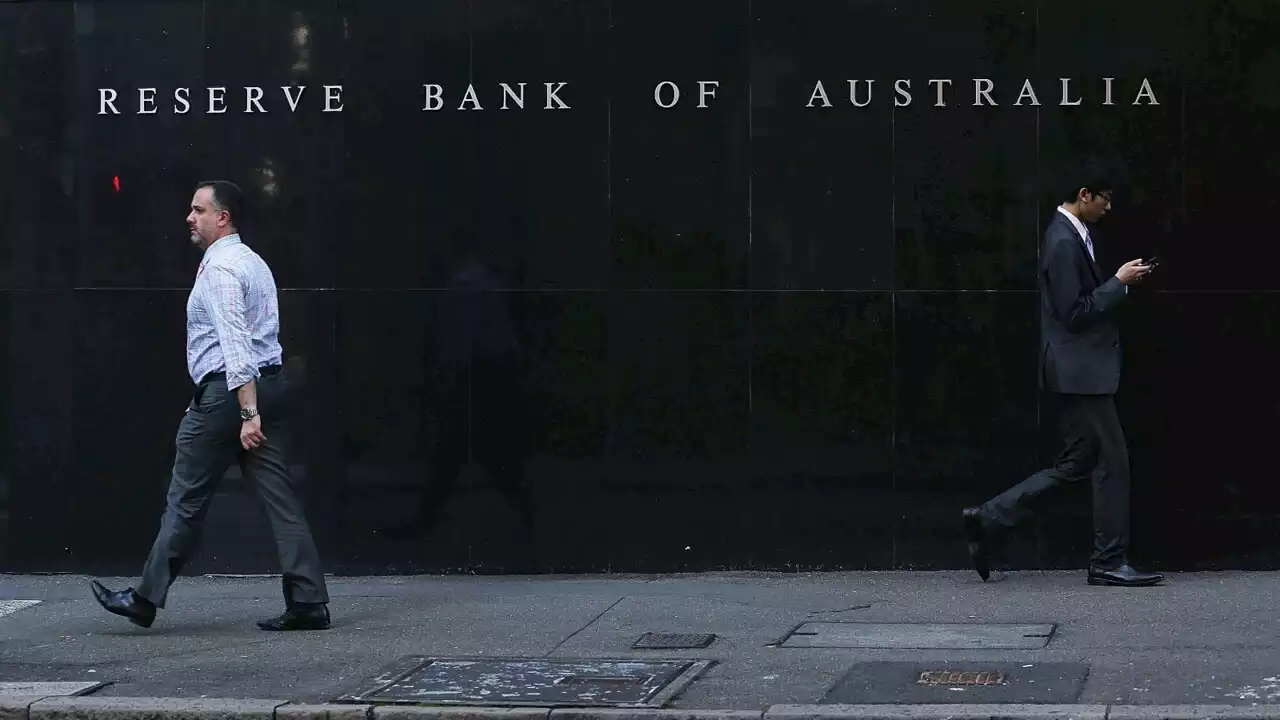 RBA pays premium to keep cash in circulation