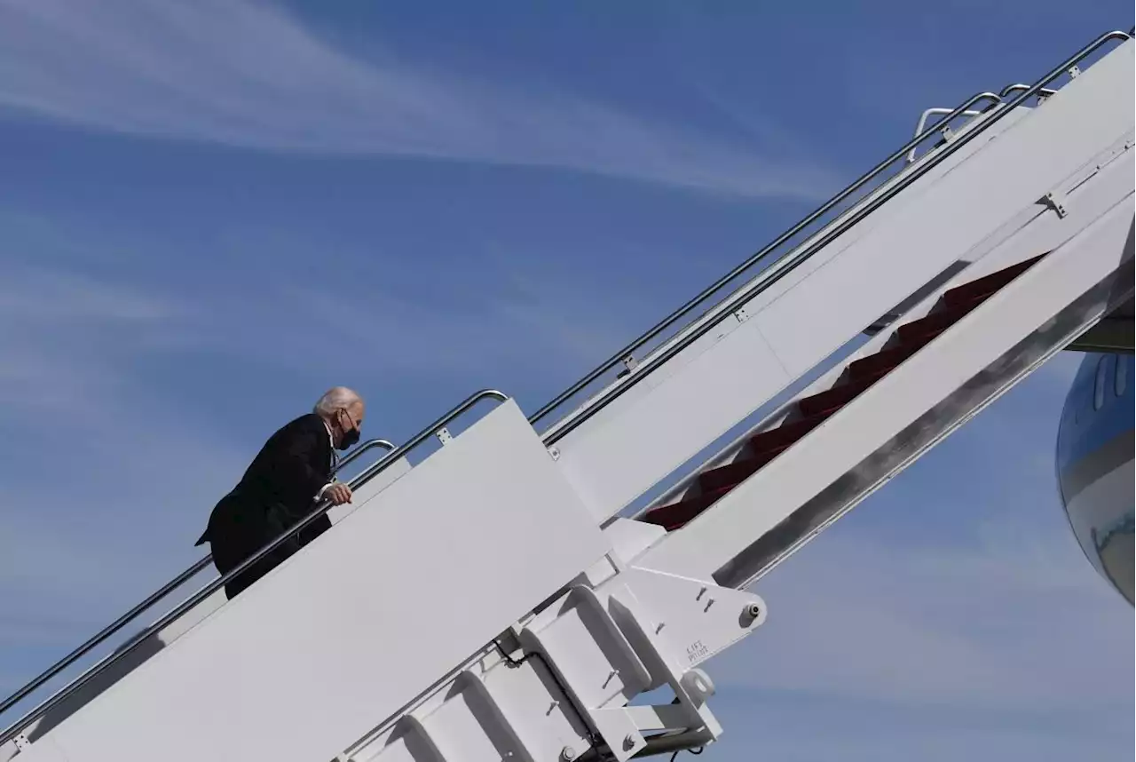 Did Biden Fall on Stairs to Air Force One?