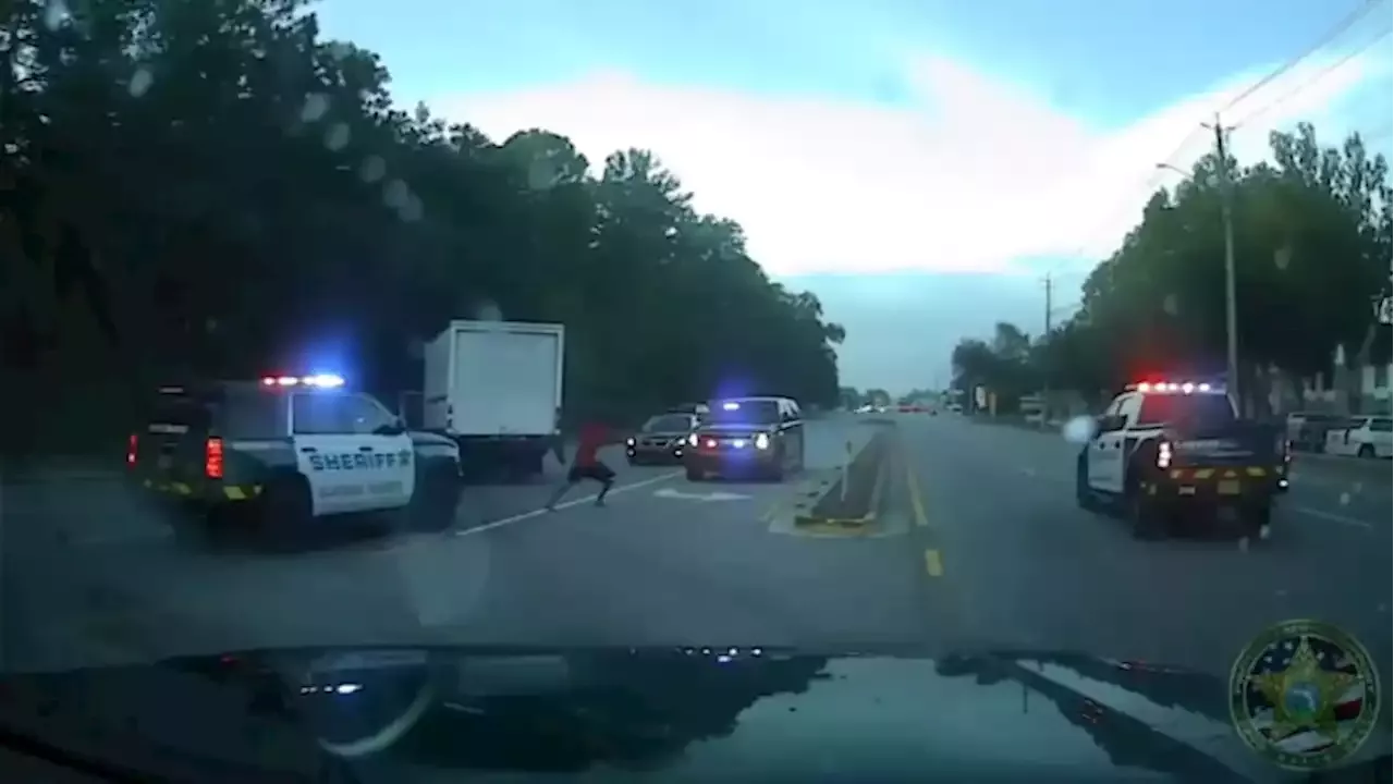 Video Florida Man Steals Box Truck Crashes Into Troopers Deputies During High Speed Chase 8947