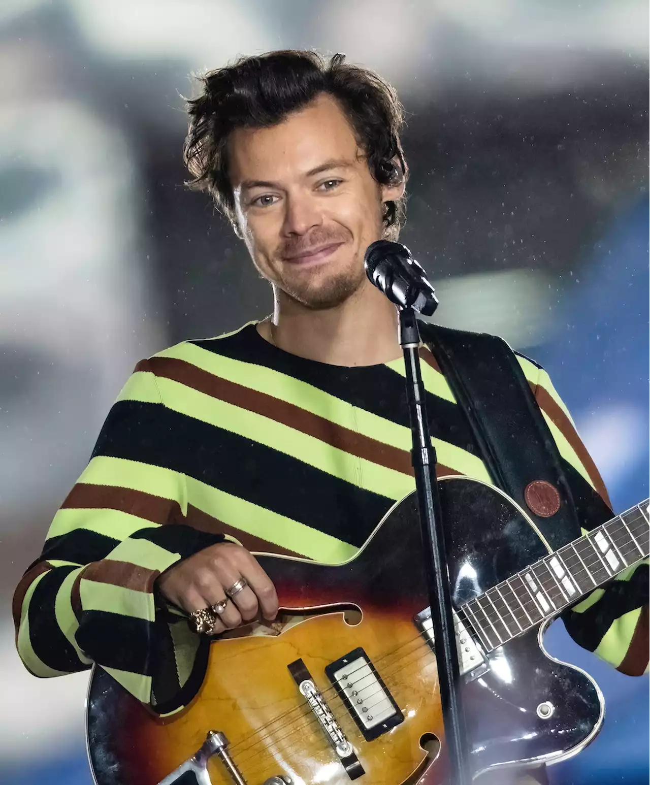 No, Harry Styles Isn't Secretly Bald