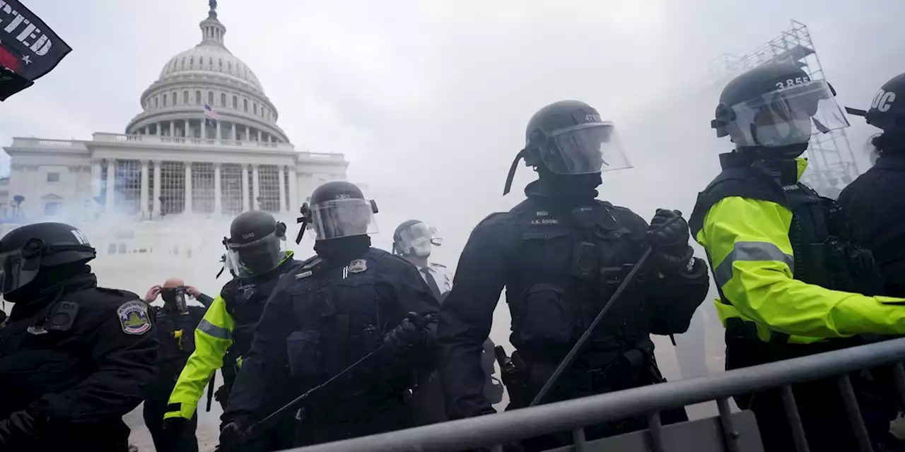 FBI: 5 militia members charged with storming Capitol