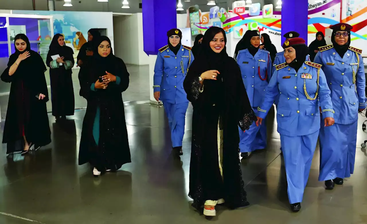 « البيان» تبحث عقد شراكة تدريبية صحفية لعضوات الشرطة