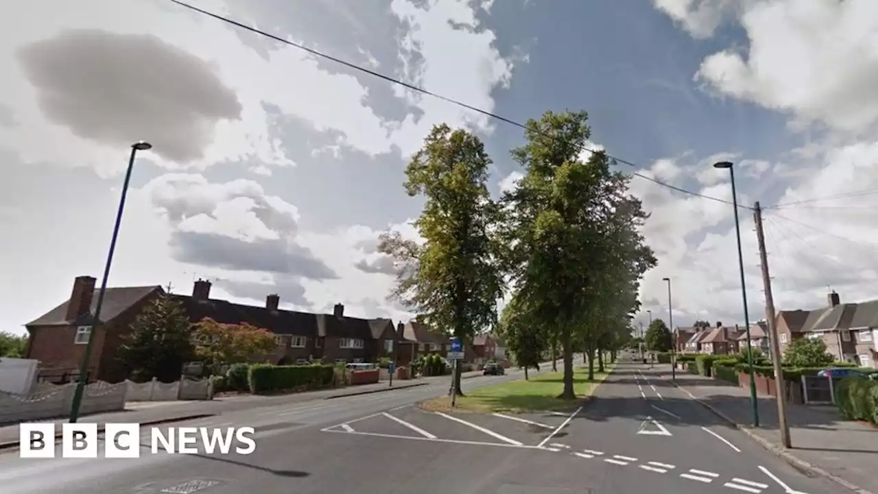 Aspley: Three teens arrested after man stabbed in leg