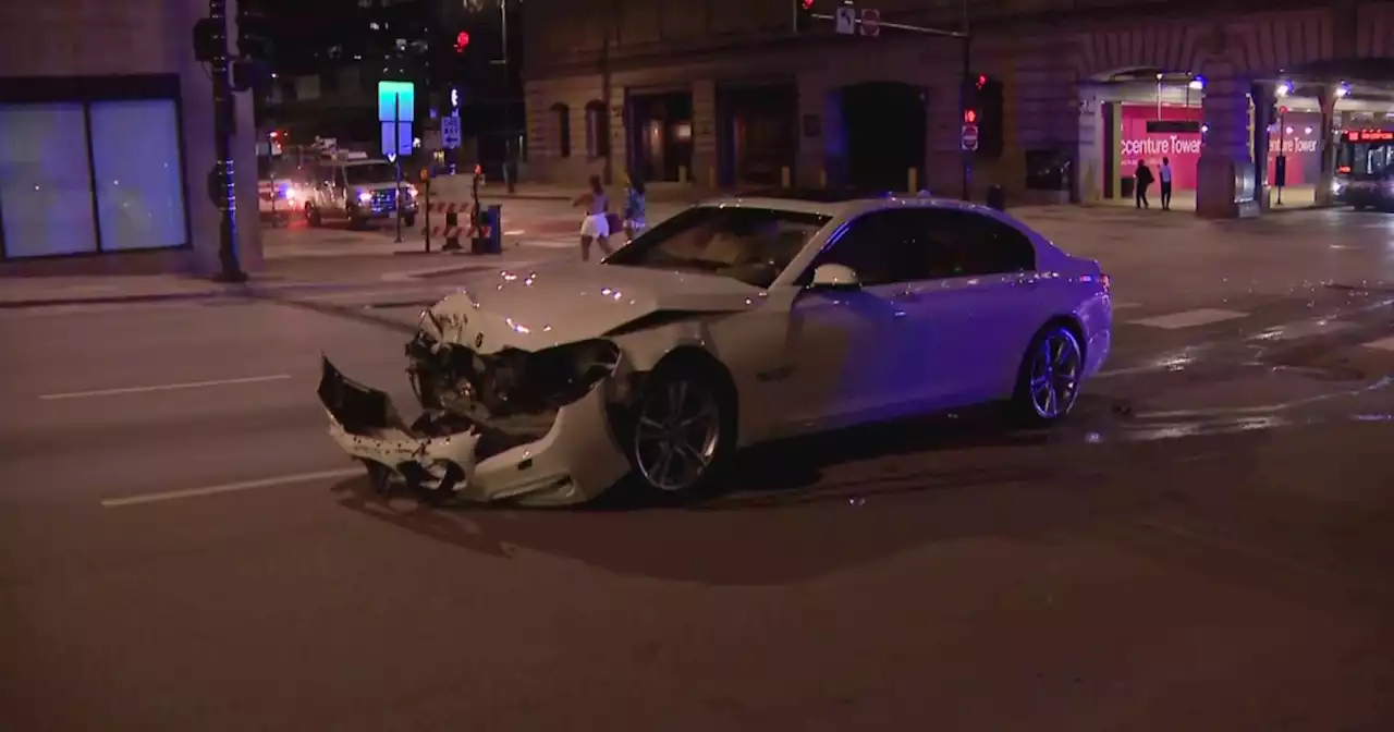 Stolen Porsche slams into BMW in West Loop; witness says three armed suspects caught