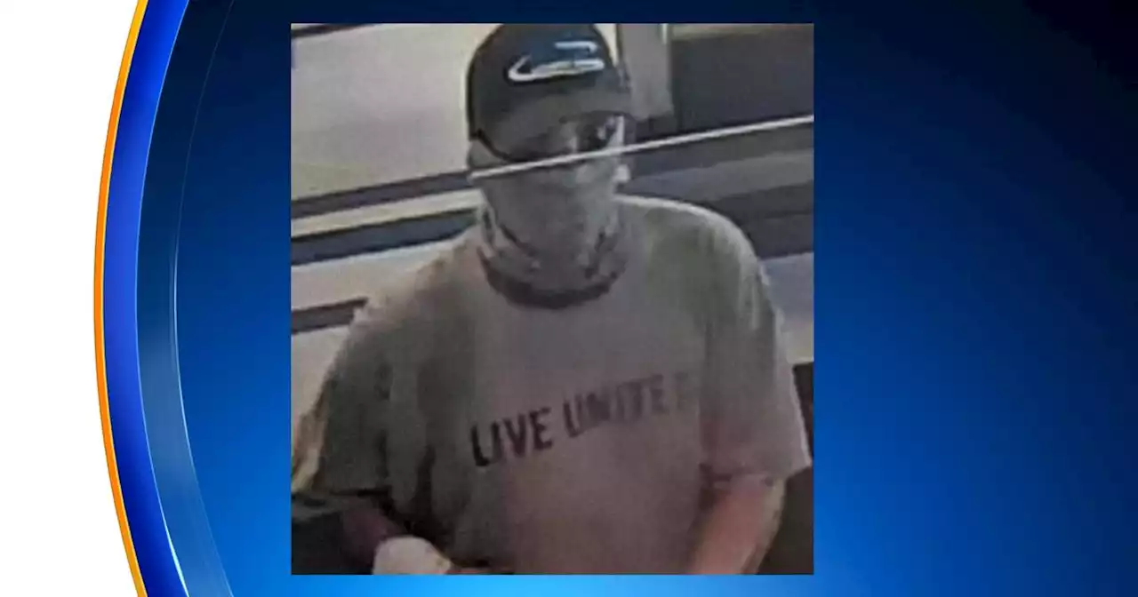 Suspect who robbed bank in Bridgeview remains at large