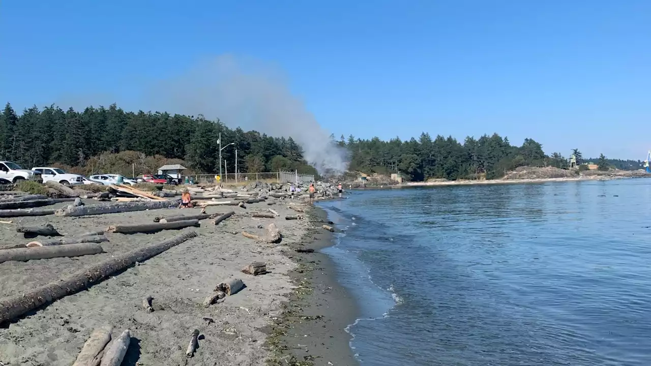 No injuries in Wednesday fire at Fort Rodd Hill, visible from Esquimalt Lagoon