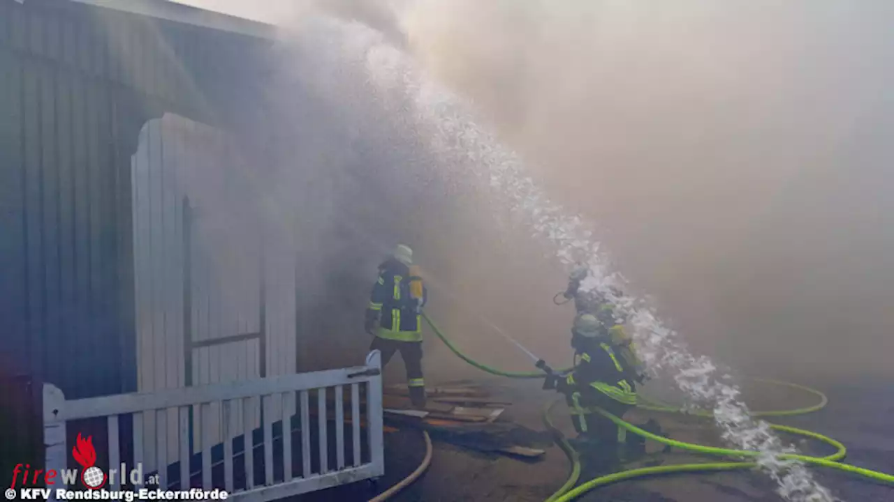 D: Feuer in Hamdorf → Halle einer Tischlerei brennt ab