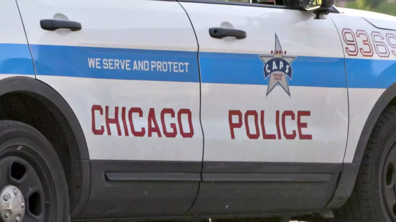 Group of 4 attempted to force woman into vehicle on Chicago's Near West Side: police