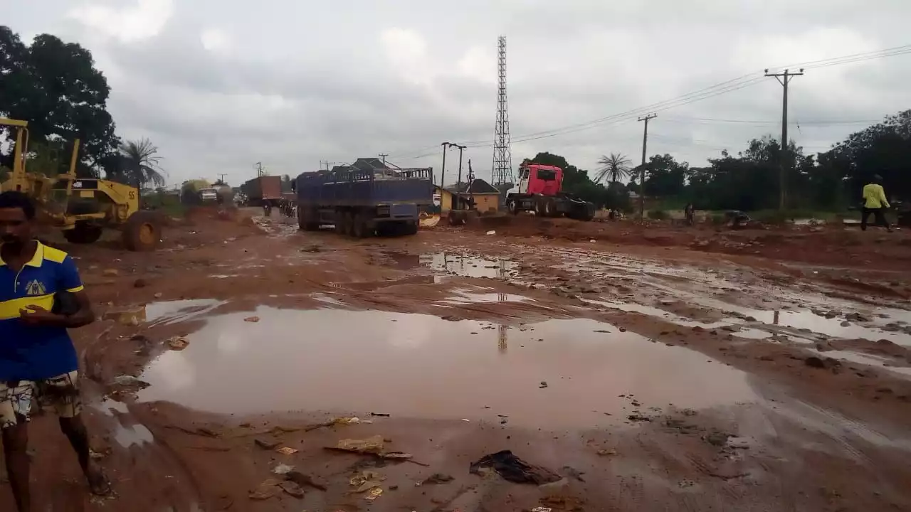 Protesters block Benin-Auchi highway over worsening condition