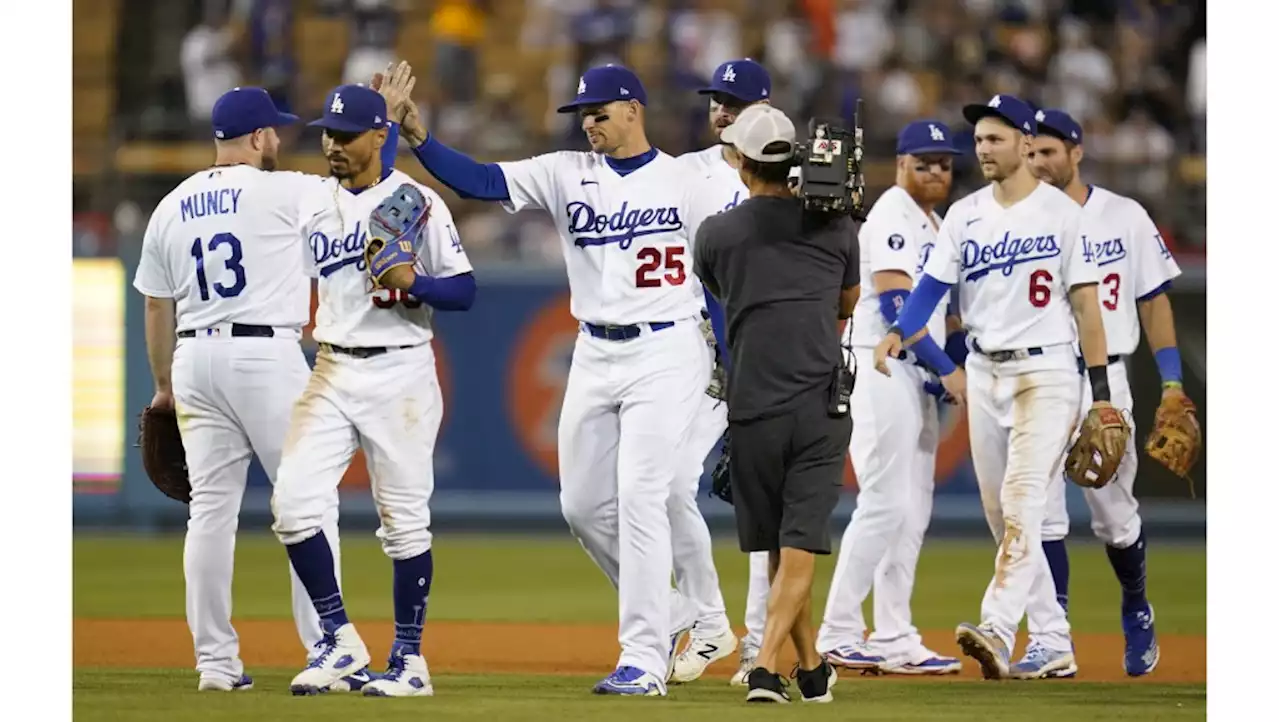 Dodgers hang a dozen runs on Brewers, cruise to victory