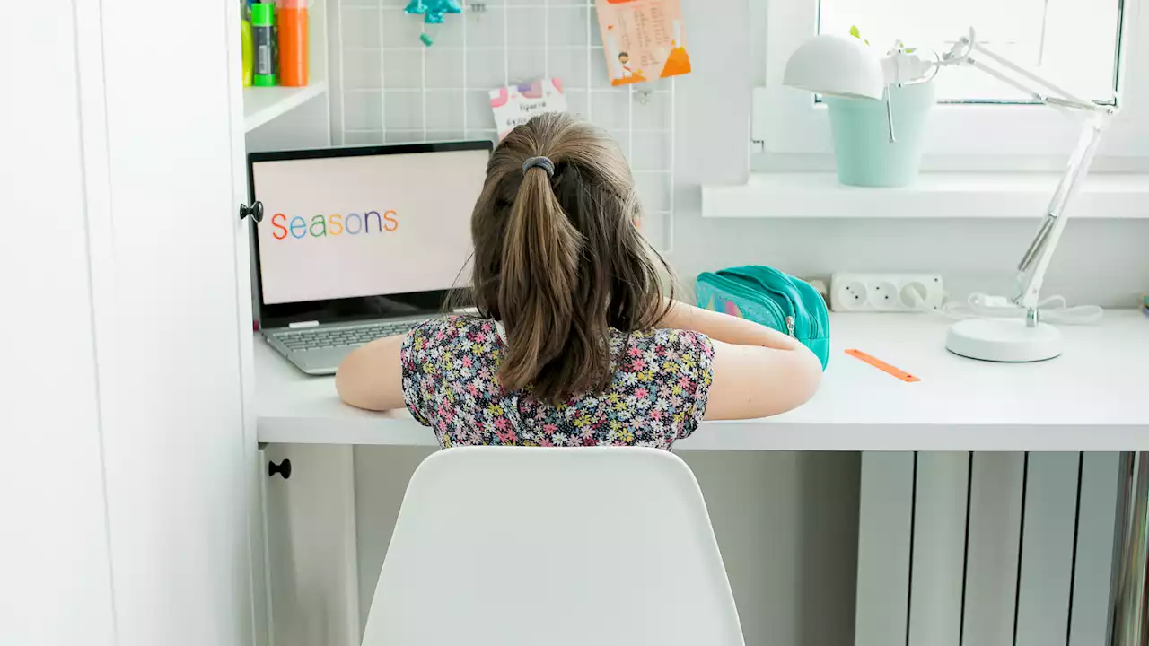 Best children’s desk that will help them to concentrate at home